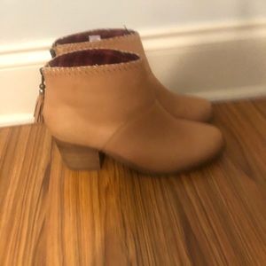 Leila toms booties